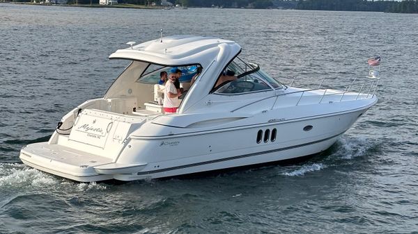 Cruisers Yachts 420 Express 