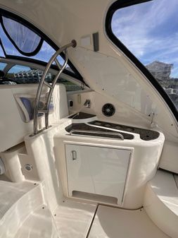 Cruisers Yachts 420 Express image