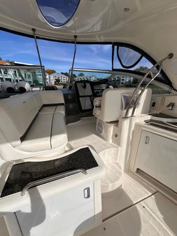 Cruisers Yachts 420 Express image