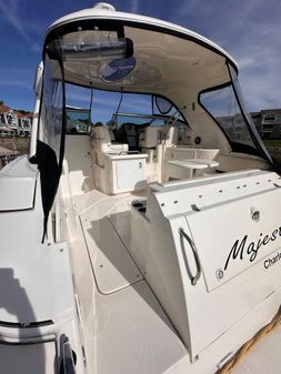 Cruisers Yachts 420 Express image