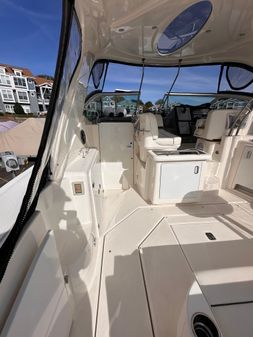 Cruisers Yachts 420 Express image