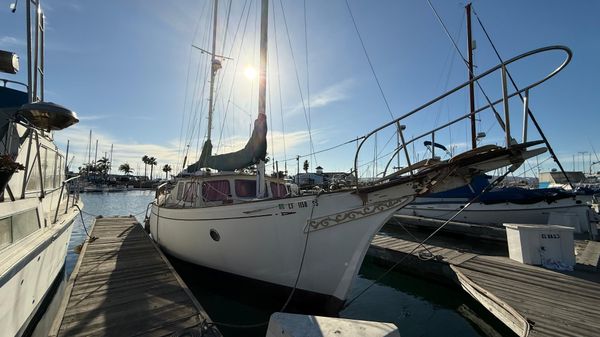 Islander 40 