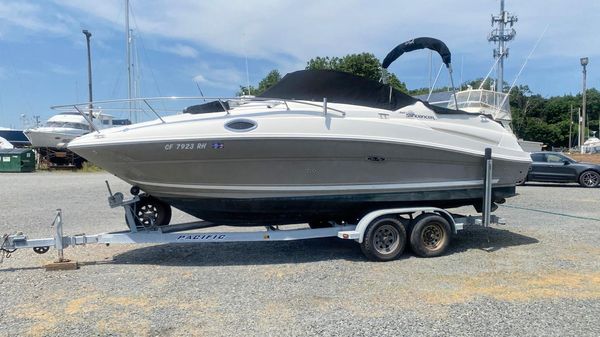 Sea Ray 240 Sundancer 