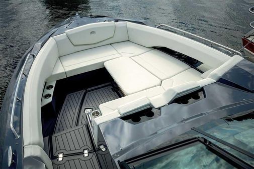 Cruisers Yachts 338 South Beach Edition Bow Rider image