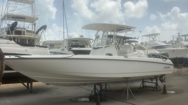 Boston Whaler 270 Dauntless