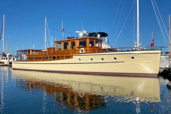 Classic John Winslow Motoryacht - main image