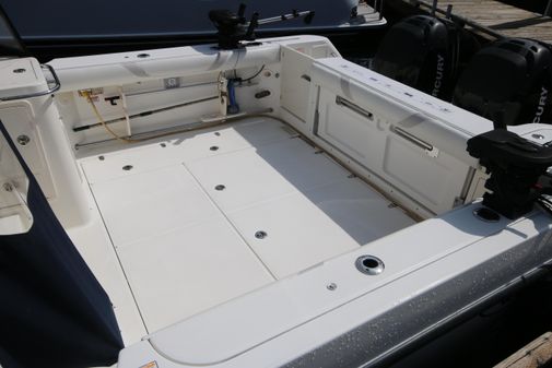 Boston Whaler 305 Conquest image