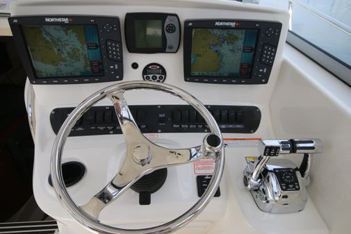 Boston Whaler 305 Conquest image