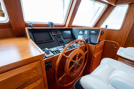 DeFever Euro Pilothouse image