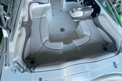 Yamaha Boats 212X image