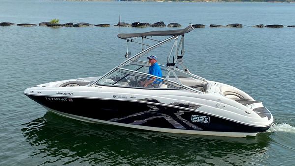 Yamaha Boats 212X 