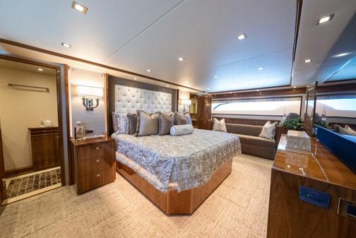 Viking 92 Sky Bridge image