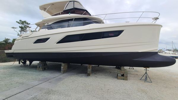 Aquila 44