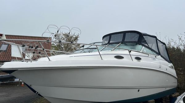 Chaparral Signature 240 