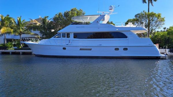 Hatteras 75 Sport Deck Motor Yacht