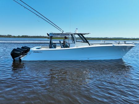 Front Runner 37 Catamaran image