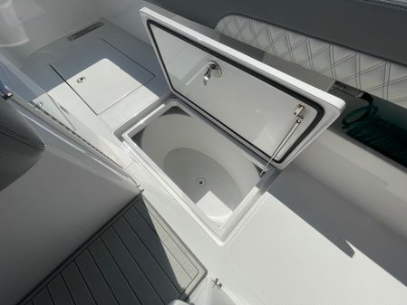 Front Runner 37 Catamaran image