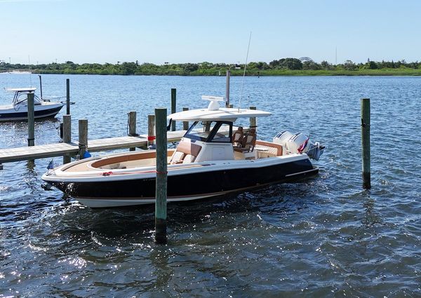 Chris-Craft 30 Catalina image