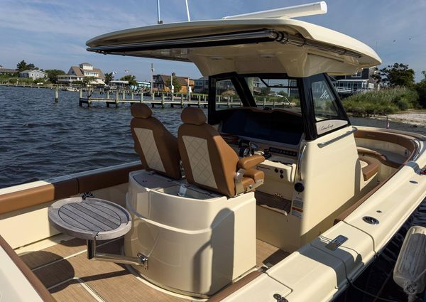 Chris-Craft 30 Catalina image