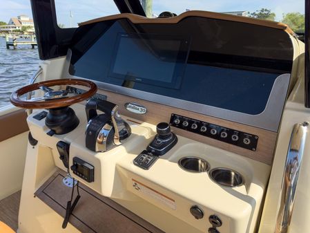 Chris-Craft 30 Catalina image