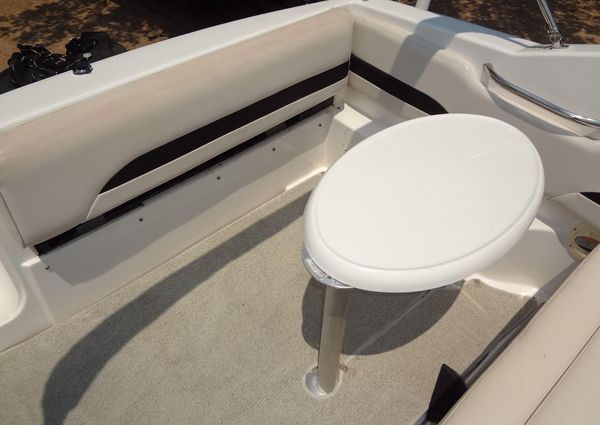 Chaparral Signature 260 image