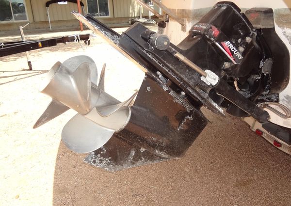 Chaparral Signature 260 image