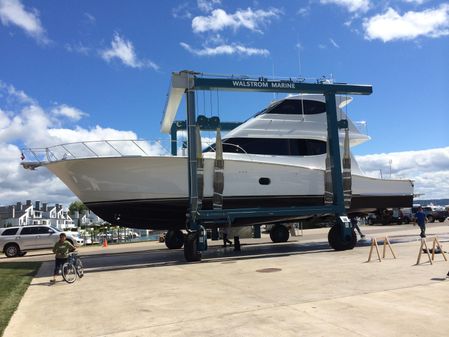 Hatteras 64 EnclosedBridge Convertible image