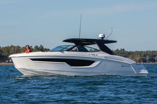 Cruisers Yachts 38 GLS - main image