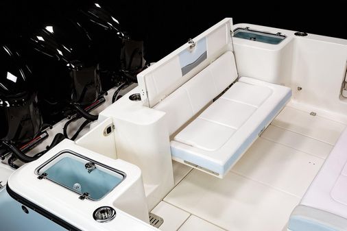 Robalo R360 image
