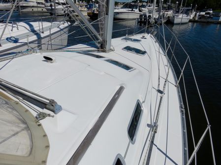 Beneteau 373 image