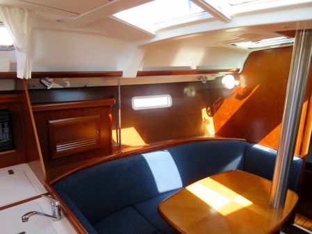 Beneteau 373 image