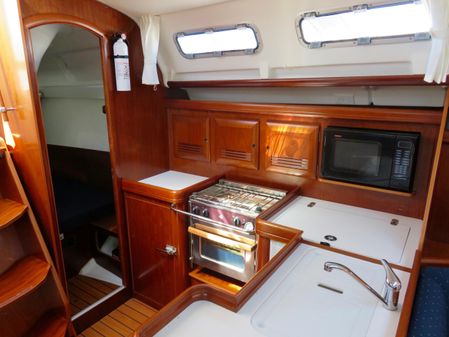 Beneteau 373 image