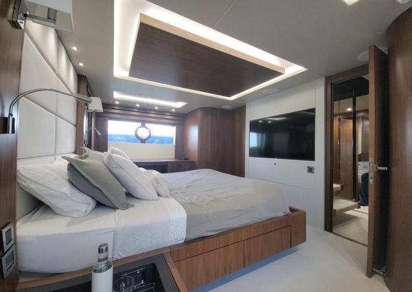 Sunseeker 86 Yacht image