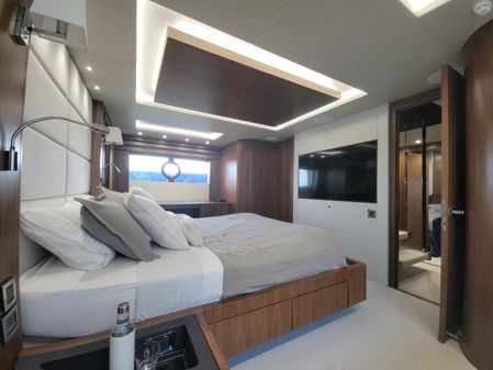 Sunseeker 86 Yacht image