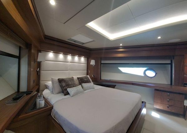 Sunseeker 86 Yacht image