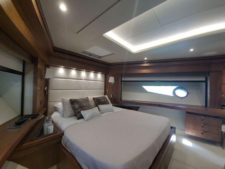 Sunseeker 86 Yacht image