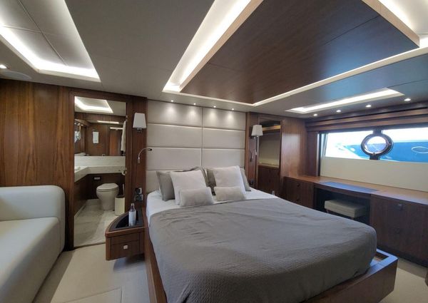 Sunseeker 86 Yacht image