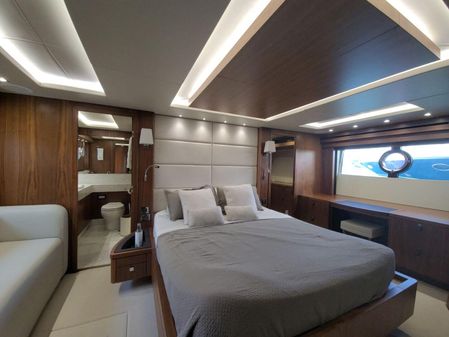 Sunseeker 86 Yacht image