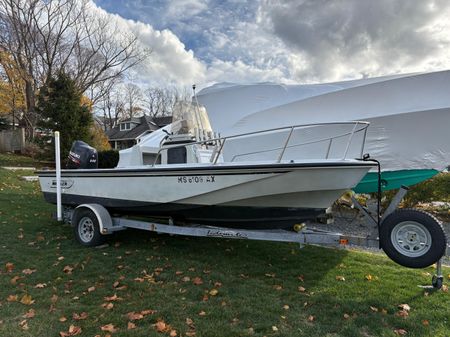 Boston-whaler GUARDIAN-18 image