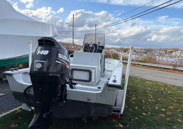 Boston-whaler GUARDIAN-18 image