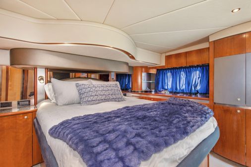 Cruisers 500 Express Motor Yacht image