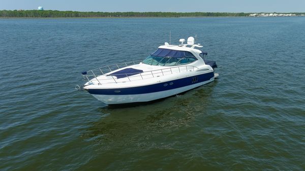 Cruisers 500 Express Motor Yacht image