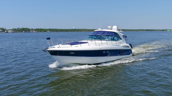 Cruisers 500 Express Motor Yacht image