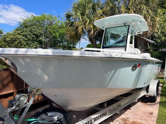 Everglades 273 Center Console - main image