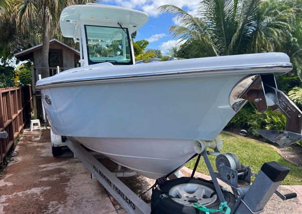 Everglades 273-CENTER-CONSOLE image