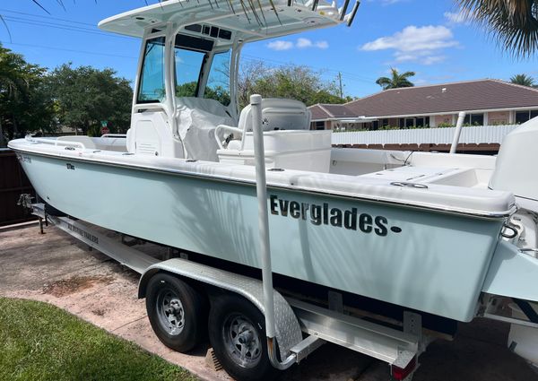 Everglades 273-CENTER-CONSOLE image