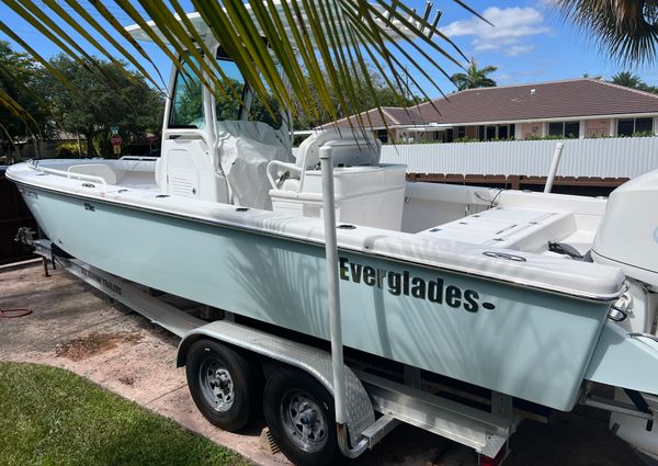 Everglades 273-CENTER-CONSOLE image