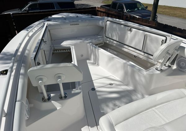 Everglades 273-CENTER-CONSOLE image