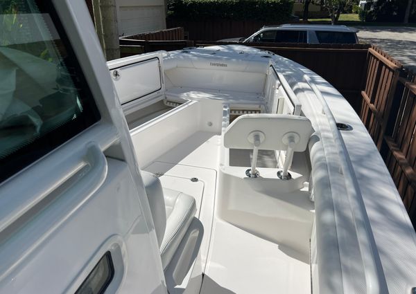 Everglades 273-CENTER-CONSOLE image