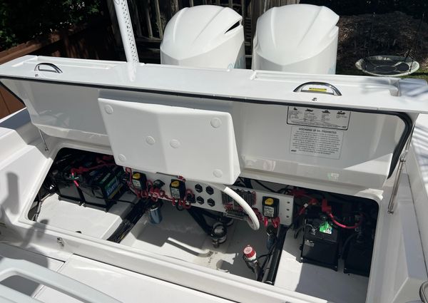 Everglades 273-CENTER-CONSOLE image